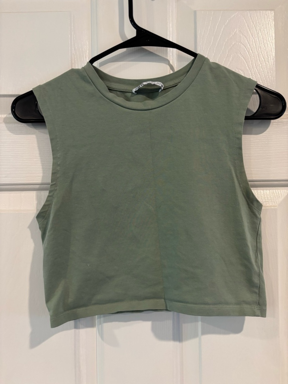 Bundle of 2 cropped Zara Tanks